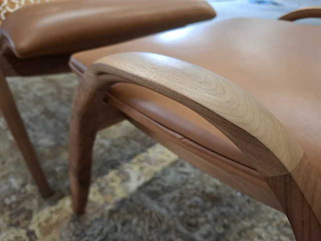 Design fauteuil met voetenstool carl hansen & son, fh 429 signature, fh 430 footstool, walnoot olie - afbeelding 7 van  10