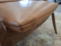 Design fauteuil met voetenstool carl hansen & son, fh 429 signature, fh 430 footstool, walnoot olie - afbeelding 8 van  10