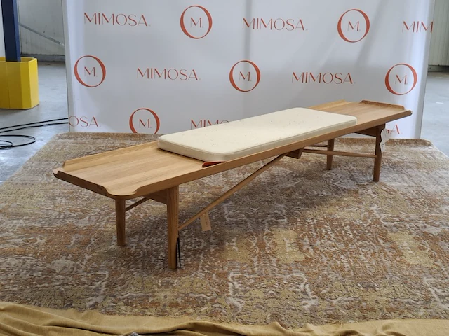 Design houten bank met kussen house of finn juhl, cocktail bench, fj-5151, oak dark oil, bouwjaar 2023 - afbeelding 1 van  8