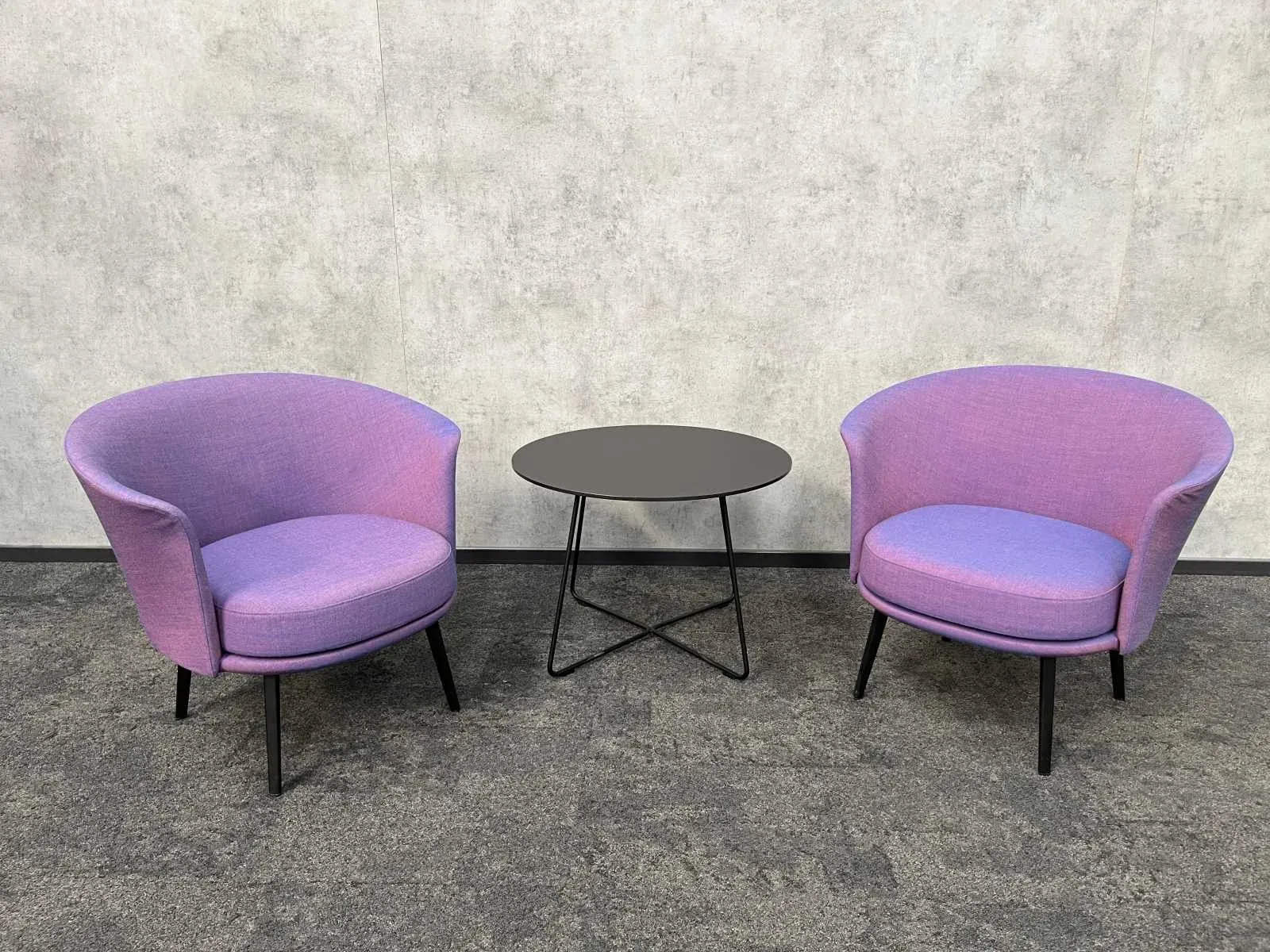 Design, kantoormeubilair en banken