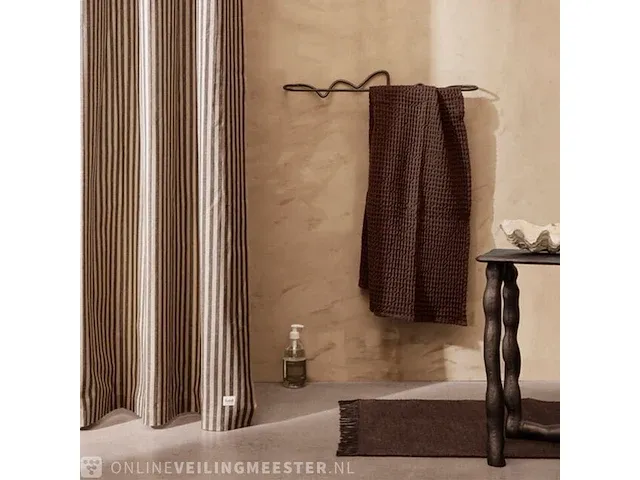 Design keukenstang met handdoekhanger ferm living, kitchen rod 5480 - curvature towel hanger , zwart - brass - afbeelding 4 van  5