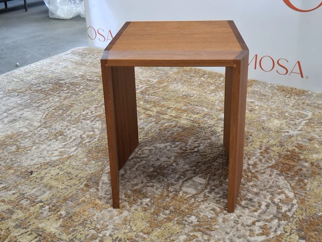 Design krukje , leonard kadid, lemon, athens iroko wood - afbeelding 2 van  6