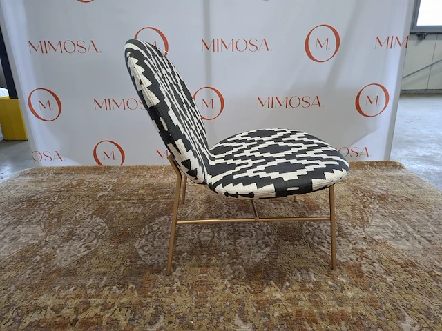 Design loungestoel, tacchini , kelly, zwart wit gestoffeerd, goudkleurige poten - afbeelding 8 van  10