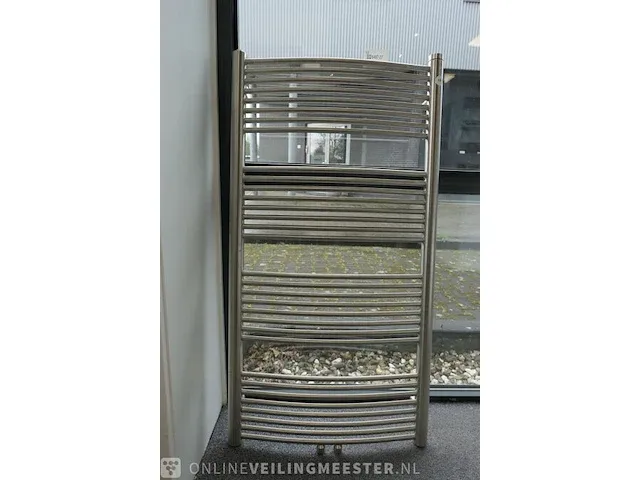 Design radiator sanox, gebogen, rvs-geborsteld - afbeelding 1 van  4