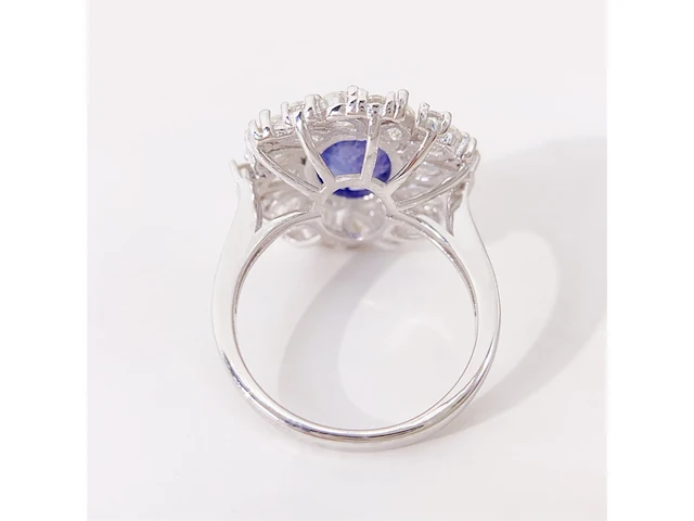Design ring met briljanten, peer vorm briljanten en een grote saffier blauwe ovaal - afbeelding 7 van  10
