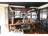 Design room devider inclusief diverse decoratie