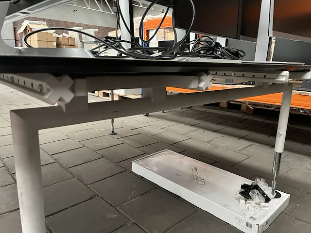 Design tafel, bureau 180x180 cm vitra - afbeelding 4 van  5