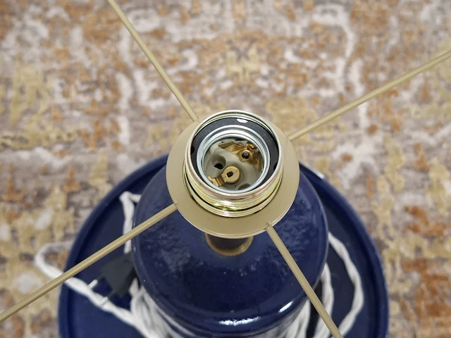 Design tafellamp franka van de ven, kobalt blauw - afbeelding 6 van  7