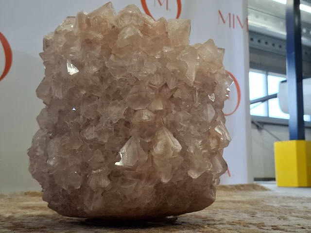 Design vaas isaac monte , roze - afbeelding 7 van  8