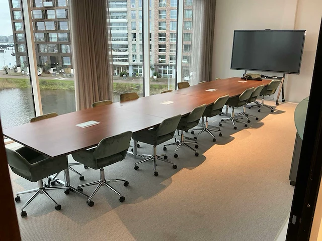 Design vergadertafel met stoelen - afbeelding 1 van  8