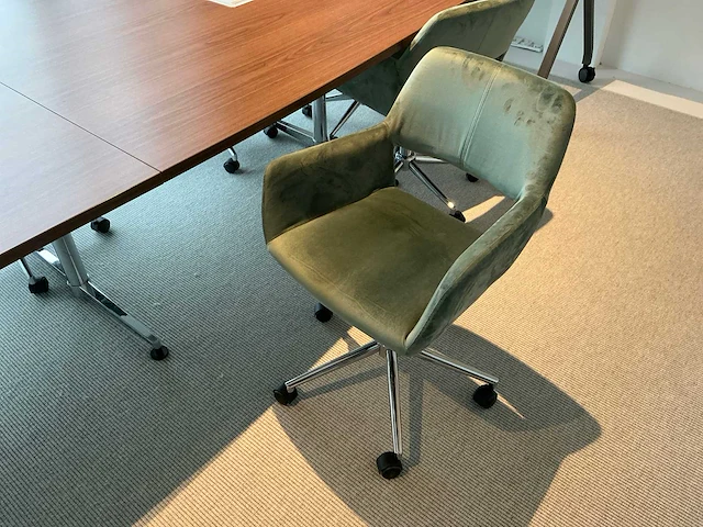 Design vergadertafel met stoelen - afbeelding 7 van  8