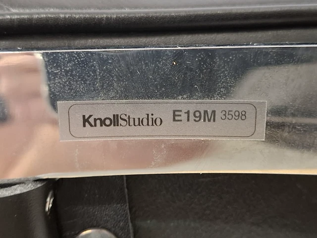 Design voetenstoel knoll studio, ludwig mies van der rohe collection, barcelona stool, zwart - afbeelding 2 van  10
