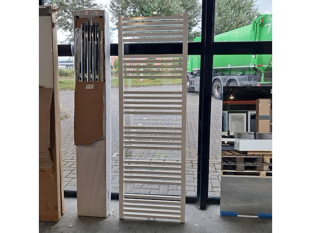 Designradiator, matwit - afbeelding 1 van  2