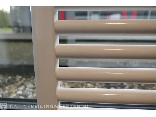 Designradiator sanox, wit ral 9016 - afbeelding 3 van  3