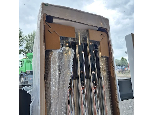 Designradiator, ultraheat, imperium, glanschroom - afbeelding 3 van  4