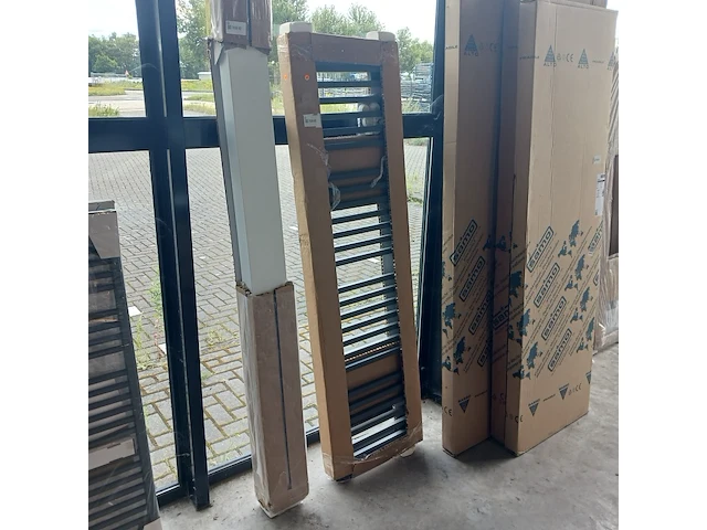 Designradiator, vasco, bcbathline, grijs metallic - afbeelding 2 van  3