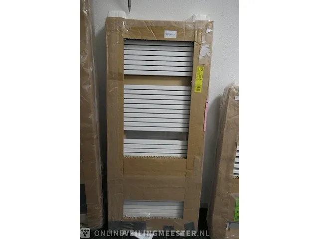 Designradiator vasco, carré cb, ral 9016 - afbeelding 1 van  2