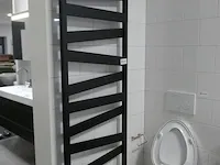 Designradiator zehnder, ribbon, mat zwart - afbeelding 2 van  5