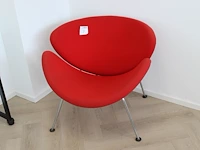 Designstoel artifort orange slice pierre paulin, rood gestoffeerd.