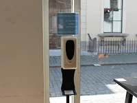 Desinfectiedispencer op statief met hoogte 160 cm. - afbeelding 1 van  2