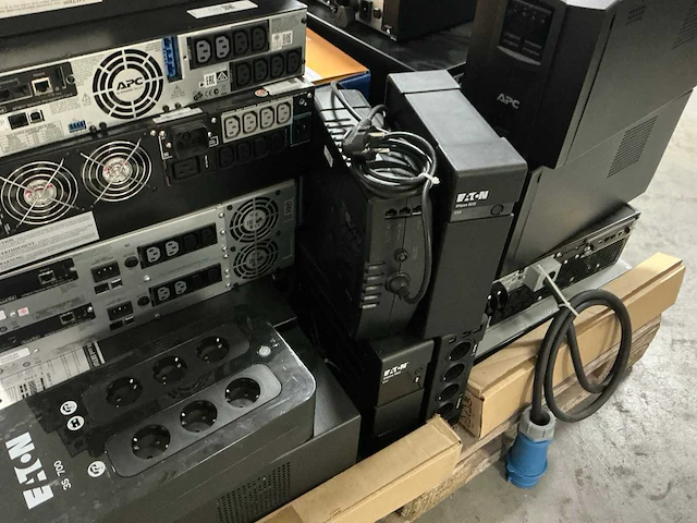 Desktop - apc - lot of apc ups - afbeelding 8 van  10
