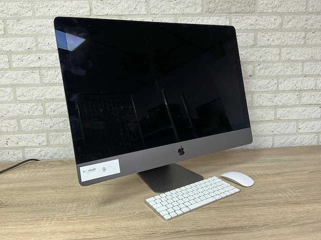 Desktop - apple inc. - imacpro1,1 - afbeelding 1 van  5