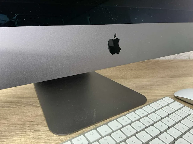 Desktop - apple inc. - imacpro1,1 - afbeelding 3 van  5