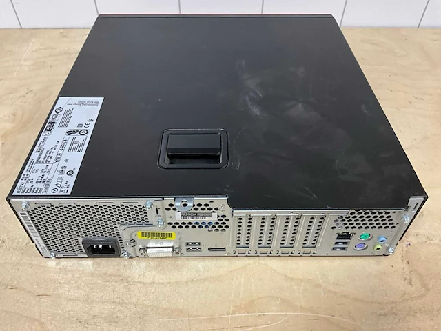 Desktop - fujitsu - esprimo d556/2/e85+ - i5-7400 - afbeelding 4 van  4