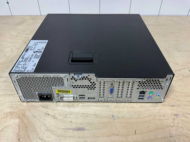 Desktop - fujitsu - esprimo d556/2/e85 - i5-7400 - afbeelding 4 van  4