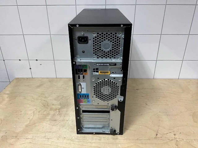 Desktop - hp - z240 - i7-6700 - afbeelding 3 van  3
