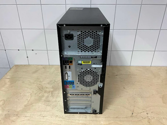 Desktop - hp - z240 - i7-6700k - afbeelding 3 van  3