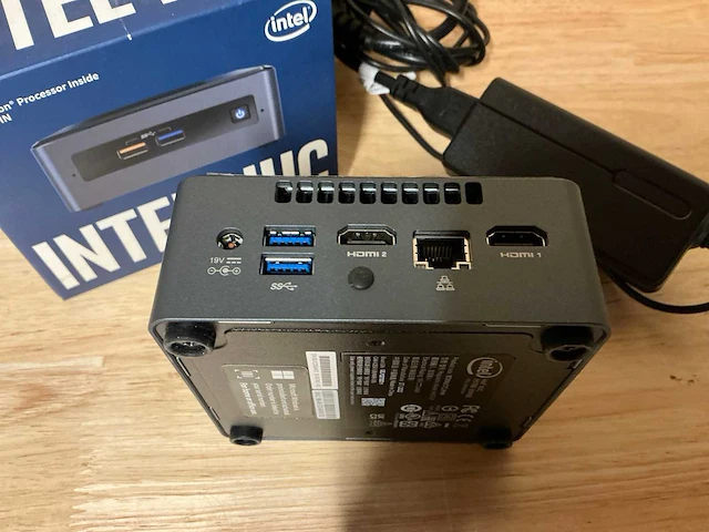 Desktop - intel(r) client systems - nuc7cjyhn - afbeelding 3 van  4