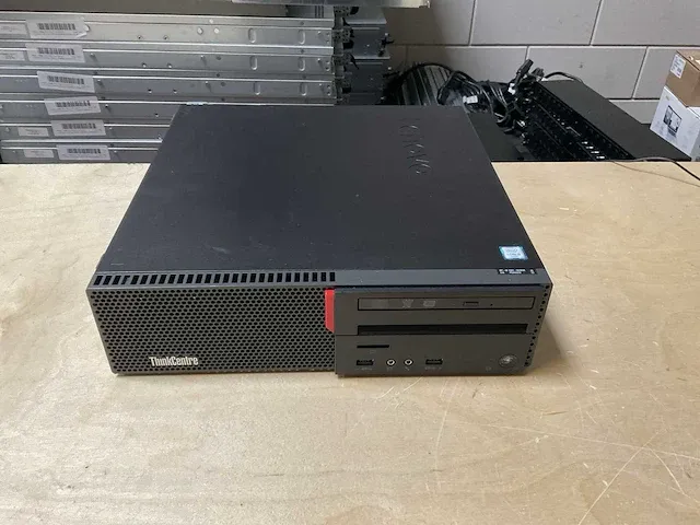 Desktop - lenovo - thinkcentre m700 - afbeelding 1 van  2