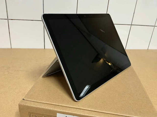 Desktop - microsoft - surface go 2 - m3-8100y - afbeelding 2 van  3