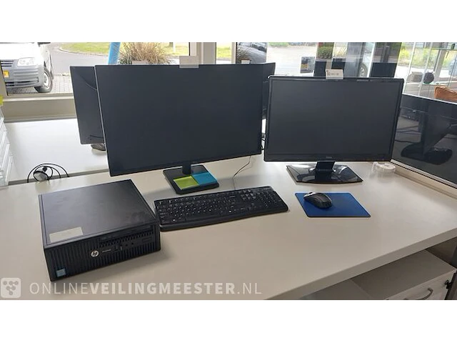Desktop computer met 2x beeldscherm hp, prodesk - afbeelding 1 van  8