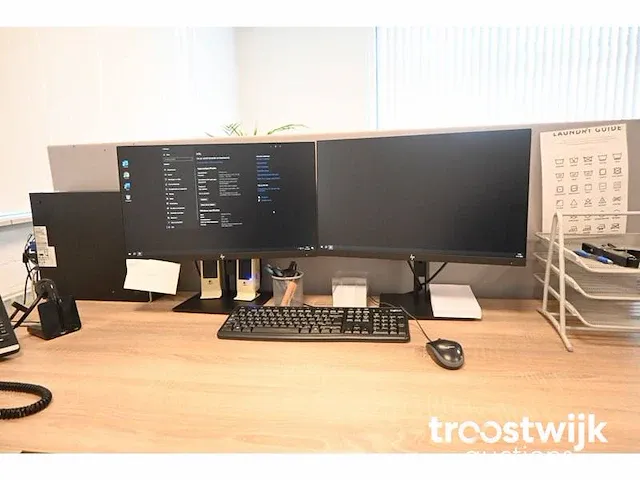 Desktop inclusief 2 monitoren - afbeelding 1 van  6