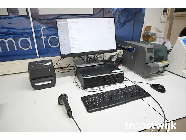 Desktop inclusief monitor - afbeelding 1 van  5