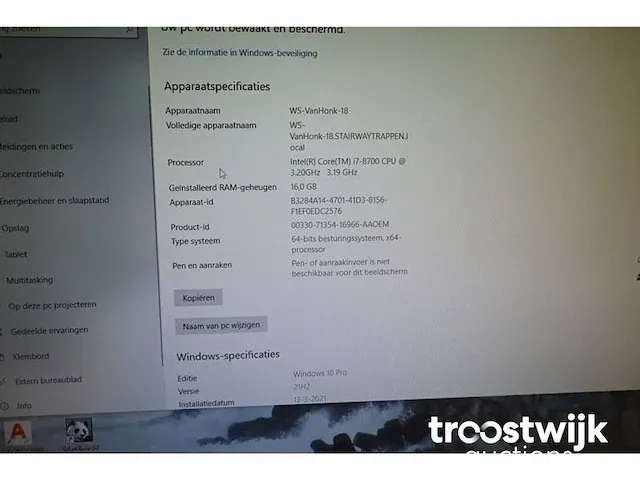 Desktop met monitoren - afbeelding 2 van  7