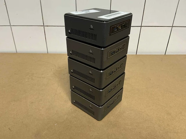 Desktops - intel - nuc7i3bnh - i3-7100u (5x) - afbeelding 1 van  4