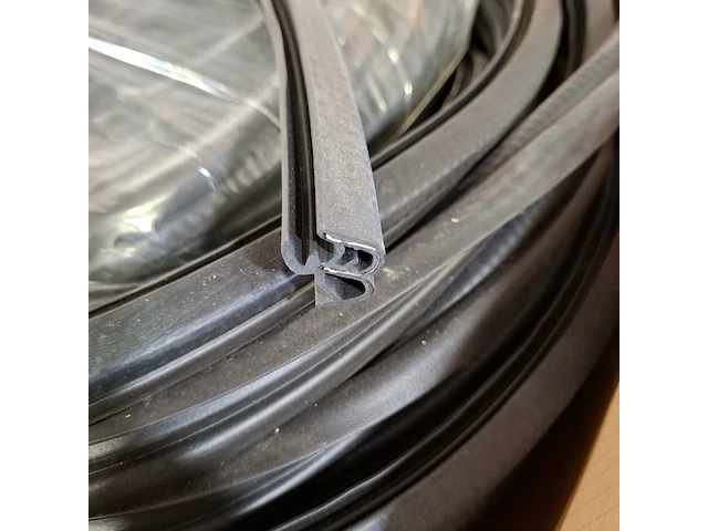 Deurrubbers, filters en metalen frames - afbeelding 4 van  9