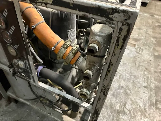 Deutz 3-cilinder f3-6l912 compressor met demag/pokorny luchtpomp - afbeelding 7 van  18