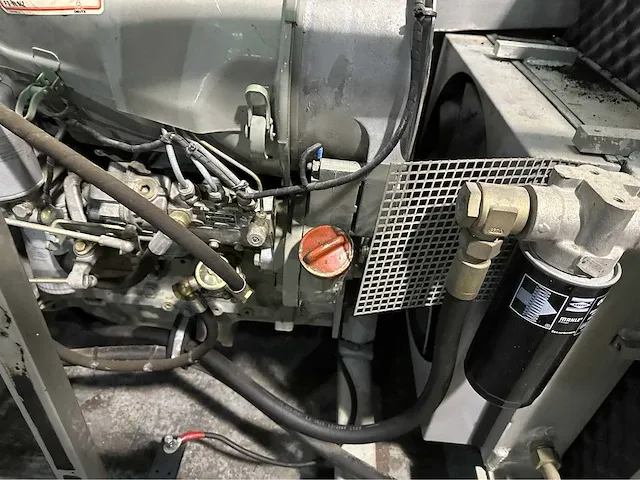 Deutz 3-cilinder f3-6l912 compressor met demag/pokorny luchtpomp - afbeelding 13 van  18
