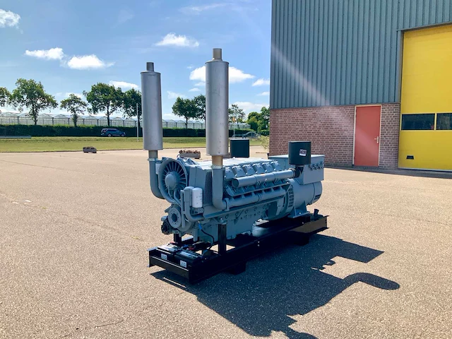 Deutz f12l413 noodstroomaggregaat - afbeelding 12 van  15