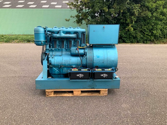 Deutz f4l514 noodstroomaggregaat - afbeelding 11 van  15