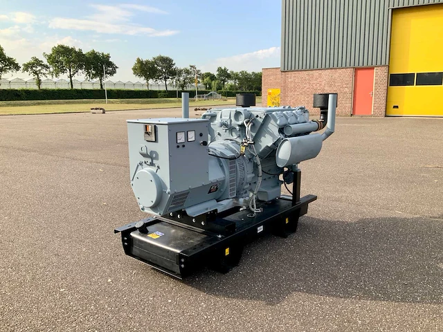 Deutz f6l413v noodstroomaggregaat - afbeelding 11 van  18