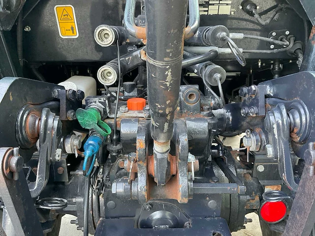Deutz-fahr agroplus 410 ecoline vierwielaangedreven landbouwtractor - afbeelding 7 van  28