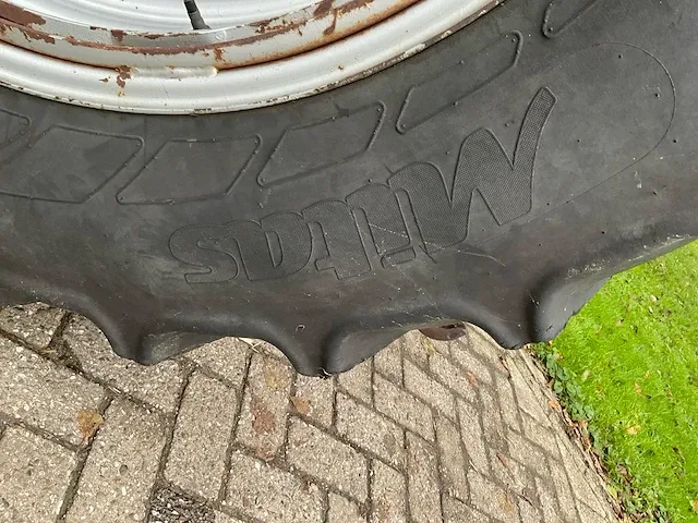 Deutz-fahr agrotron 100 lustrum vierwielaangedreven landbouwtractor - afbeelding 16 van  41