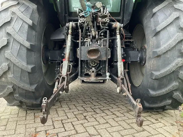 Deutz-fahr agrotron 120 vierwielaangedreven landbouwtractor - afbeelding 17 van  40