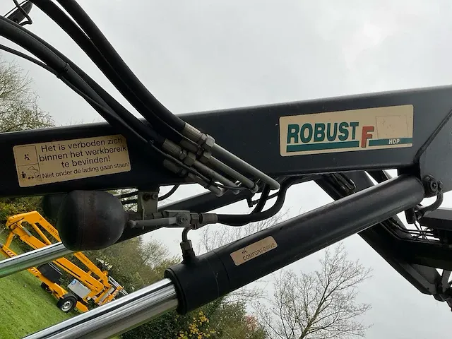 Deutz-fahr agrotron 120 vierwielaangedreven landbouwtractor - afbeelding 23 van  40