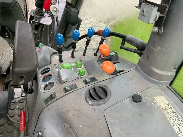 Deutz-fahr agrotron 120 vierwielaangedreven landbouwtractor - afbeelding 25 van  40
